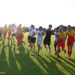 VIDEA: Mistři! Fotbalisté Meteoru Tábor oslavili postup do krajského přeboru pořádnou náloží