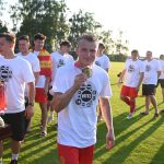 VIDEA: Mistři! Fotbalisté Meteoru Tábor oslavili postup do krajského přeboru pořádnou náloží