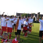 VIDEA: Mistři! Fotbalisté Meteoru Tábor oslavili postup do krajského přeboru pořádnou náloží