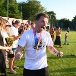 VIDEA: Mistři! Fotbalisté Meteoru Tábor oslavili postup do krajského přeboru pořádnou náloží