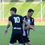 Fotbalisté Milevska završili postupovou sezonu poklidnou výhrou a šlo se slavit do kašny