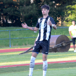 Fotbalisté Milevska završili postupovou sezonu poklidnou výhrou a šlo se slavit do kašny