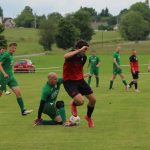 Okresní fotbalové soutěže znají své vítěze, v suterénu III. třídy zamotala situaci výhra Božejovic v derby