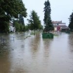 Hasiči vyjížděli v souvislosti s bouřkami k desítkám zásahů, ve Slavonicích zatopila voda dům