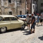 VIDEO: Více než stovka veteránů v milevském klášteře přijela podpořit vernisáž automobilových plakátů