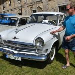 VIDEO: Více než stovka veteránů v milevském klášteře přijela podpořit vernisáž automobilových plakátů