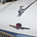 VIDEO: Více než stovka veteránů v milevském klášteře přijela podpořit vernisáž automobilových plakátů