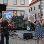 Malíři v ulicích Tábora pomohli podpořit duševní zdraví. O dražbu jejich obrazů byl zájem