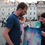 Malíři v ulicích Tábora pomohli podpořit duševní zdraví. O dražbu jejich obrazů byl zájem