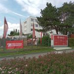 Ulice zaplavují výdejní boxy všeho druhu. Tábor se zapojil do iniciativy, která hledá řešení