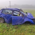 Štěstí v neštěstí. Mladý řidič se dostal ze zdemolovaného auta bez zranění