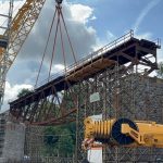 VIDEO: Železniční most přes Lužnici v Táboře byl po 122 letech snesen