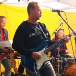 Rockové kapely Rodinný Klenoty a Rozkrock roztančily Dobrkovskou Lhotku