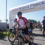 Cykloakce Jihočeskou krajinou za šunkovou vidinou uctila starou cestu na Prahu