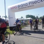 Cykloakce Jihočeskou krajinou za šunkovou vidinou uctila starou cestu na Prahu