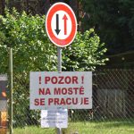 Začala demontáž mostu přes Lužnici v Táboře. Snesený oblouk poputuje do Malšic
