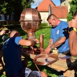 Po pěti letech se na kostelní věž v Ledenicích vrátil kříž a schránky s pamětními dokumenty