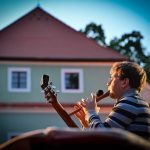 U Červené Lhoty zpíval hity Honzy Nedvěda syn s manželkou. Jihočeskou notu dodali Bonsai č. 3