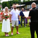 Gólman Mráz se oženil ve fotbalové bráně. Oddával starosta v dresu rozhodčího