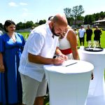 Gólman Mráz se oženil ve fotbalové bráně. Oddával starosta v dresu rozhodčího