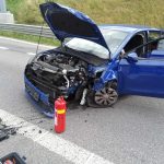 U Nové Vsi u Chýnova vyletělo auto ze silnice, u sjezdu z dálnice havarovala řidička