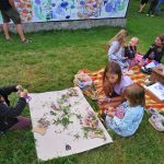 Festival na dvorečku včelína v Krušlově nabídne hudbu, řezby a medové dobroty