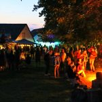 Festival na dvorečku včelína v Krušlově nabídne hudbu, řezby a medové dobroty