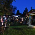 Festival na dvorečku včelína v Krušlově nabídne hudbu, řezby a medové dobroty