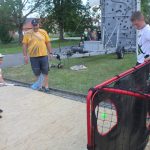 V kolcích závodí v Radobytcích už čtvrt století. K jubileu vyrostl na návsi kolcovník