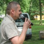 Na tvoření řezbářů v Petrovicích byli lidé zvědaví. Dřevěné sochy opět ozdobí obec