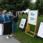 Divadlo Continuo umístilo své představení do parku u budějovického Velkého jezu