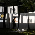 Divadlo Continuo umístilo své představení do parku u budějovického Velkého jezu