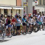Koloběžkový závod plný kostýmů i výkonů. Bechyňská Grand Prix přilákala stovky lidí