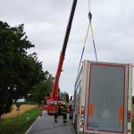 Nahnutý přepravník krav hrozící převrácením zaměstnal hasiče na Budějovicku