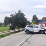 Tragická nehoda na Jindřichohradecku. Jeden muž zemřel, tři lidé se těžce zranili