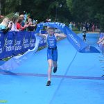 VIDEO: Mladí táborští závodníci získali na Táborském triatlonovém festivalu tři medaile. Radovali se Justina Bednářová, Veronika Křížová a Adam Šiška