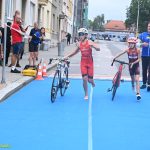 VIDEO: Mladí táborští závodníci získali na Táborském triatlonovém festivalu tři medaile. Radovali se Justina Bednářová, Veronika Křížová a Adam Šiška