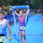 VIDEO: Mladí táborští závodníci získali na Táborském triatlonovém festivalu tři medaile. Radovali se Justina Bednářová, Veronika Křížová a Adam Šiška
