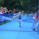 VIDEO: Mladí táborští závodníci získali na Táborském triatlonovém festivalu tři medaile. Radovali se Justina Bednářová, Veronika Křížová a Adam Šiška