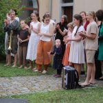 Rajský dvůr v Táboře rozezněl zpěvem Ženský amatérský sbor. Měl i taneční hosty