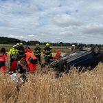 Řidič ve škodovce vyletěl z dálnice u Mirotic, skončil o sto metrů dál v poli. Muž měl pozitivní test na drogy
