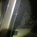 Divoká noc v Táboře: Narkoman rozbíjel na ulici lahve, recidivisté se vloupali do karavanu