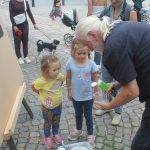 Prácheňská umělecká beseda se setkala s veřejností u Kamenného mostu v Písku
