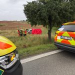 Při tragické nehodě na Jindřichohradecku zemřel řidič. Spolujezdkyni transportoval do nemocnice vrtulník