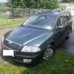 Policie vyšetřuje střet auta s motorkářem ve Včelné. Hledá svědky
