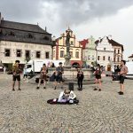 Tisíce lidí se přišly v Táboře pobavit s Komedianty v ulicích. Déšť je neodradil
