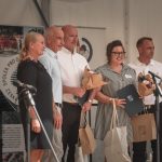Titul je doma! Čestice převzaly Zlatou stuhu jako jihočeská vesnice roku