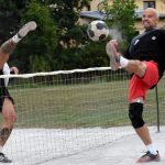 VIDEO: Los Nohejbalos dominovali na hřišti i v pivní štafetě