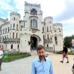 Vltavská štafeta pokračuje. Starosta Hluboké předal vodu z pramenů řeky hasičům z Purkarce