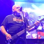 Noc plná světel a cesta do nebe posetá bílými růžemi. Fantom odehrál koncert Pocta Jindrovi